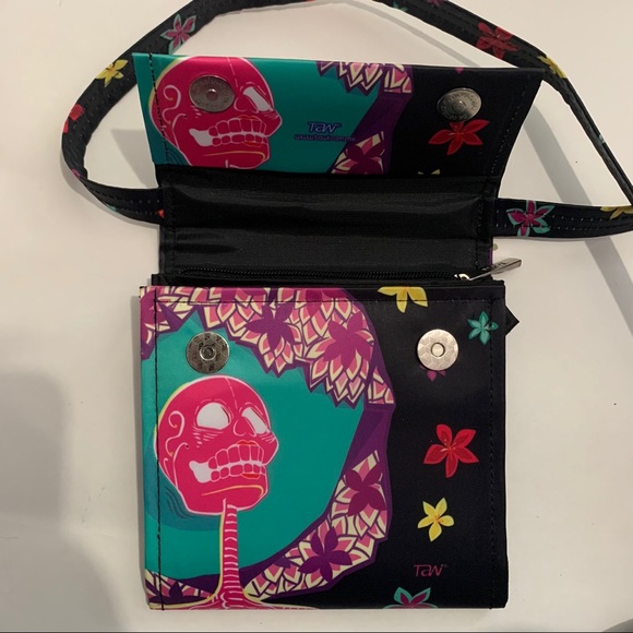 Skeleton Crossbody Purse - Picture 3 of 4